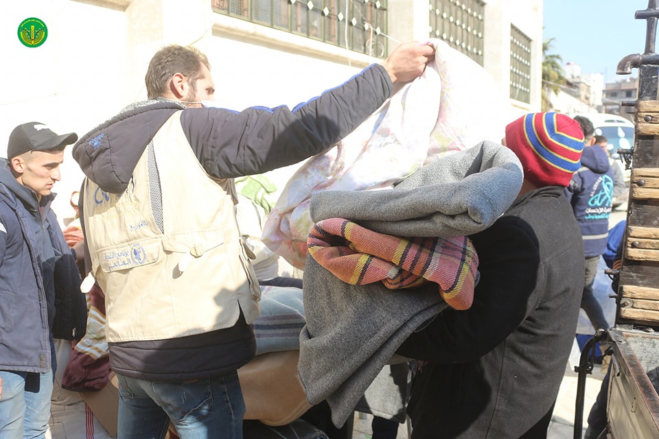 البدء في توزيع المساعدات الطارئة على أهلنا المتضررين من الزالزل